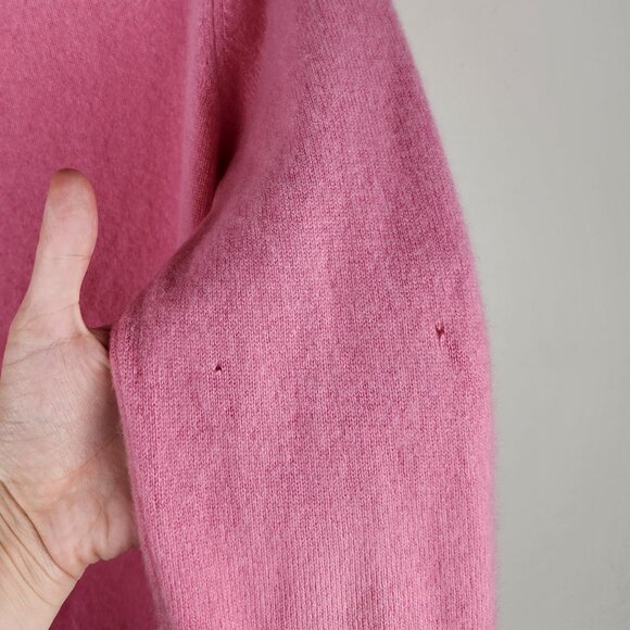 Ann Taylor Pink 100% Cashmere V-Neck Sweater sz M Flawed - Picture 8 of 9